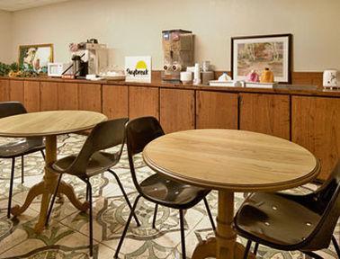 Executive Inn And Suites ワクサハチー レストラン 写真