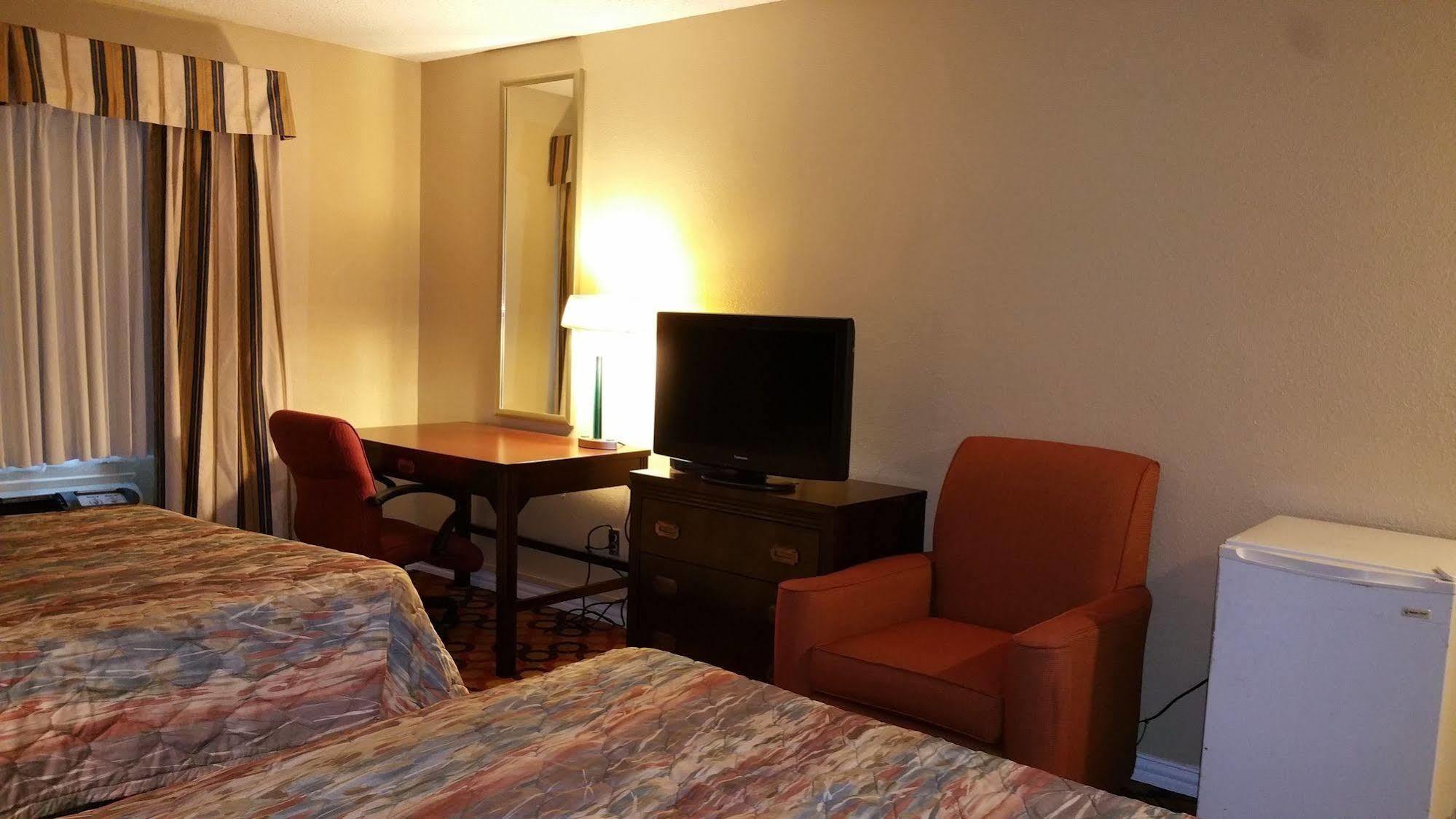 Executive Inn And Suites ワクサハチー エクステリア 写真