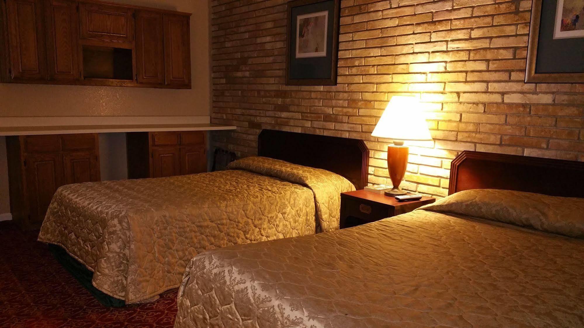 Executive Inn And Suites ワクサハチー エクステリア 写真